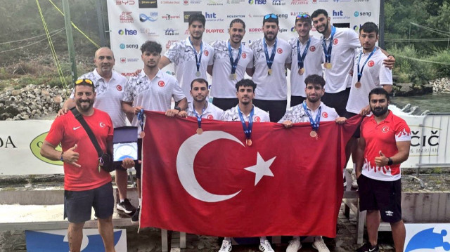 Milli sporcular bayrağımızı Slovenya'da dalgalandırdı.