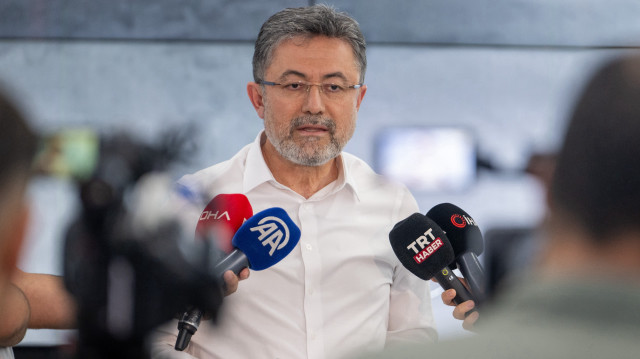 Le ministre de l'agriculture, İbrahim Yumaklı, a fait le point sur la situation des incendies de forêt au centre de gestion des incendies de la direction générale des forêts.