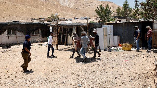 مستوطنون إسرائيليون يهجرون 25 عائلة فلسطينية بالقدس