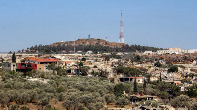 La ville israélienne de Metulla est photographiée de l'autre côté de la frontière avec le village de Kfarkila, au sud du Liban, le 5 juillet 2025.