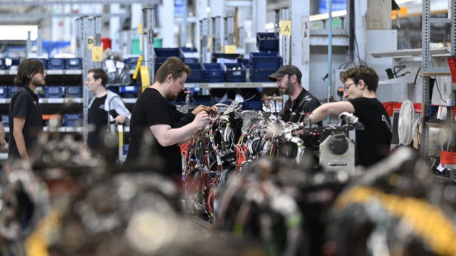 La croissance en Allemagne mensuelle est notamment soutenue par les secteurs automobile, pharmaceutique et énergétique, malgré le recul de la construction.