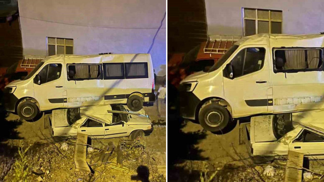 Park halindeki minibüs freni boşaldığı için düştü.