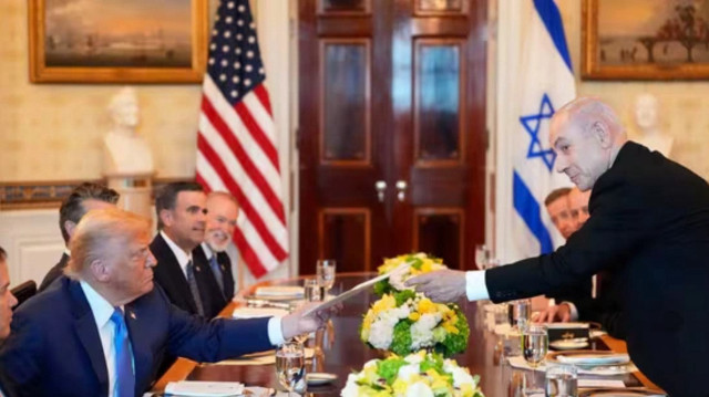 ABD Başkanı Donald Trump ve İsrail Başbakanı Binyamin Netanyahu, Beyaz Saray'da akşam yemeğinde bir araya geldi.