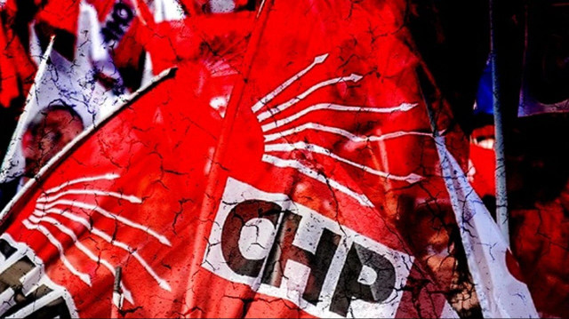 Bayrampaşa Belediyesi Meclis Üyeleri Saki Teker ve Ali Karahasanoğlu, CHP'den istifa ettiklerini duyurdu.