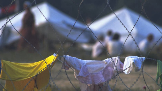 Лагерь для перемещенных лиц из Сребреницы, 1995 год. | Фото: ЮНИСЕФ