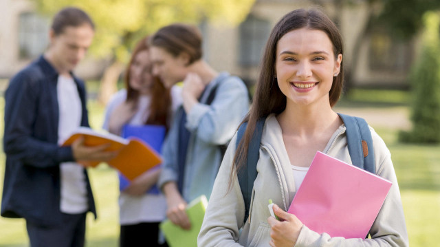 Bilişim, yapay zeka, yeşil dönüşüm, sağlık ve tarımda dijital dönüşüm alanları başta olmak üzere, istihdam odaklı 3 lisans ve 24 ön lisans programı, 2025-YKS Tercih Kılavuzu'nda yerini aldı