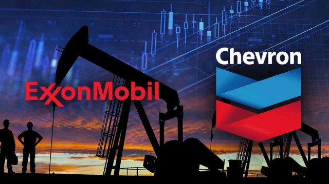 Les deux géants américains affichent des résultats en baisse au deuxième trimestre 2025, mais leur activité "upstream" et leur maîtrise des coûts ont soutenu leurs performances.