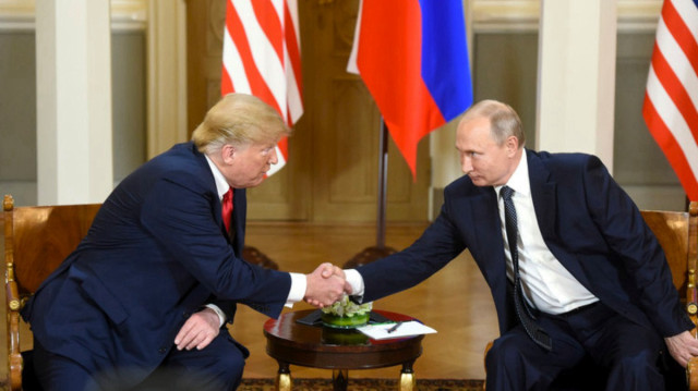 Trump ve Putin görüşecek.