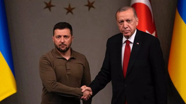 أردوغان وزيلينسكي يبحثان العلاقات الثنائية وقضايا دولية 

