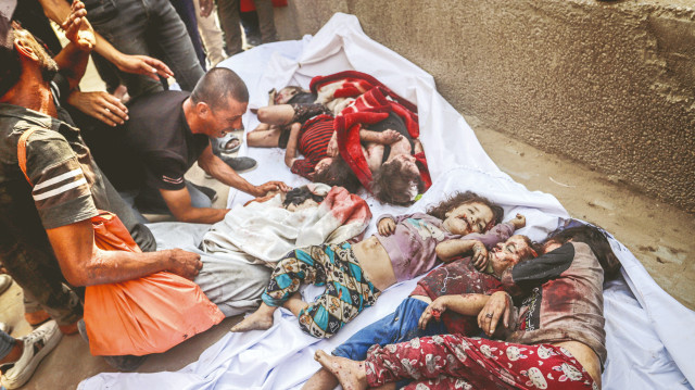 Terör devleti İsrail'in Gazze'ye dün sabahtan akşama kadar düzenlediği saldırılarda 11’i çocuk en az 34 kişi hayatını kaybetti.