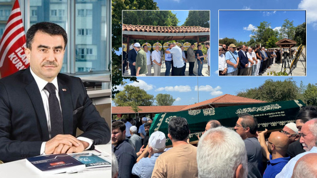 Karaca'nın cenaze namazı Merkez Efendi Camii’nde kılındı.