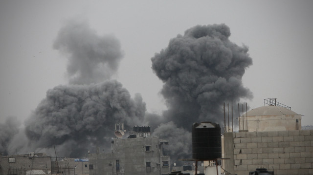 Bombardement israélien sur la ville de Khan Yunus, le 12 aout 2025.