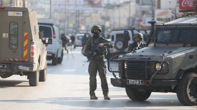 الضفة.. الاحتلال يفرج عن أسير فلسطيني بترت قدمه بعد اعتقاله