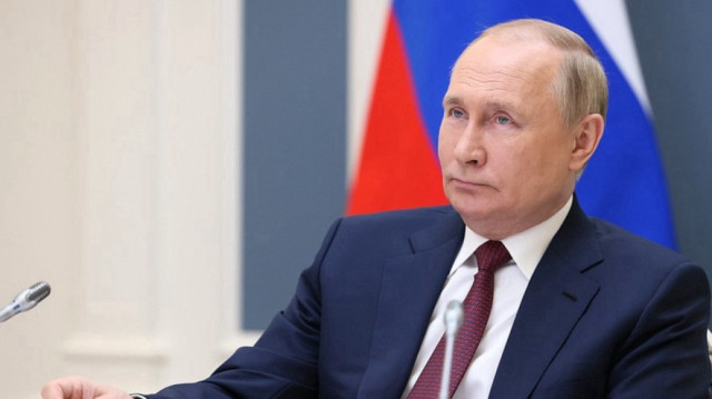 Kremlin Sarayı'ndan yapılan açıklamaya göre, Rusya Devlet Başkanı Vladimir Putin, ABD Başkanı Donald Trump ile Alaska'da yarın yapacağı görüşmeye yönelik hazırlık kapsamında Rus yetkililerle toplantı düzenledi.