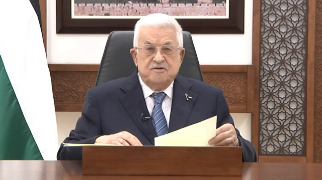 عباس يؤكد رؤيته بشأن وقف حرب غزة وتسلم حكومته مسؤولياتها بالقطاع