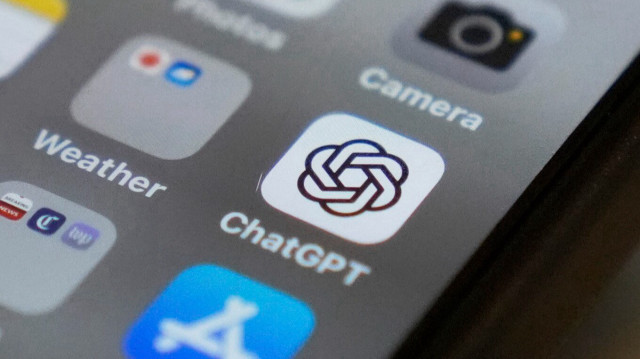 Un rapport du Center for Countering Digital Hate affirme que le chatbot d’OpenAI peut fournir des conseils dangereux à des mineurs en contournant les protections.