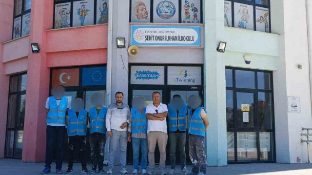 Eskişehir Denetimli Serbestlik Müdürlüğü sosyal medya üzerinden yaptığı paylaşımda, "Öğretmen ve öğrencilerimiz güle güle kullansın" dedi.