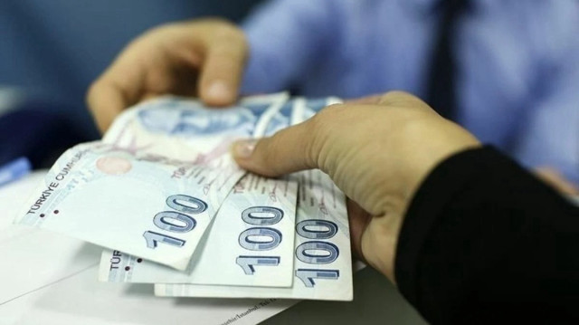 Memur konfederasyonları saat 16.30'da Çalışma ve Sosyal Güvenlik Bakanlığı'nda Bakan Vedat Işıkhan'la bir araya geldi.