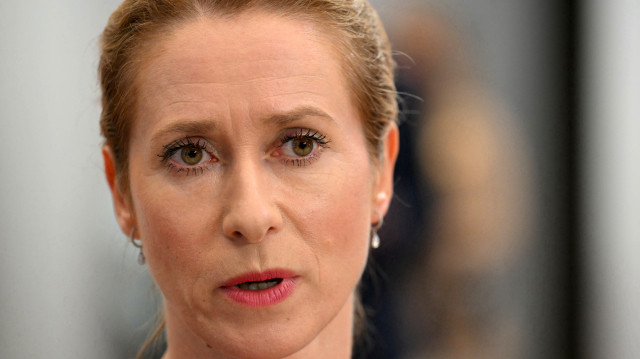 Kaja Kallas, haute représentante de l'Union européenne pour les affaires étrangères et la politique de sécurité et vice-présidente de la Commission européenne, s'adresse aux journalistes avant la réunion ministérielle UE-Voisinage sud à Bruxelles, le 14 juillet 2025.