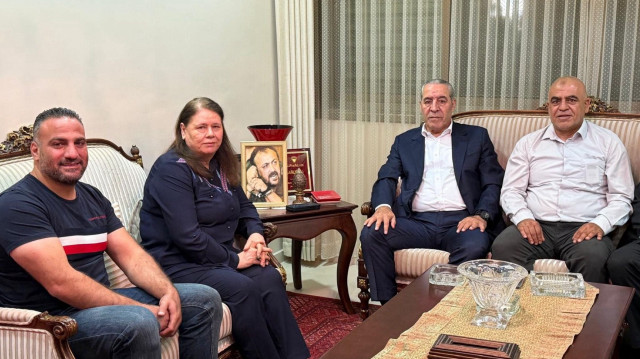 بعد تهديد بن غفير.. نائب الرئيس الفلسطيني يزور عائلة مروان البرغوثي 
