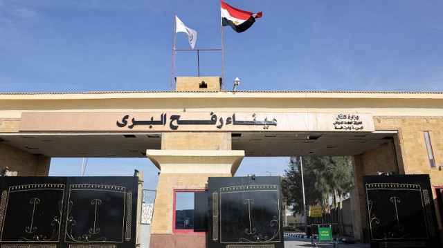 مصطفى يزور معبر رفح البري مع غزة من الجانب المصري الاثنين 
