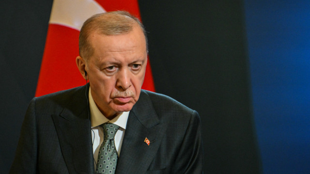Le président turc Recep Tayyip Erdogan s'exprime lors d'une conférence de presse conjointe avec le Premier ministre italien, dans le cadre de sa visite à la Villa Doria Pamphili à Rome, le 29 avril 2025.