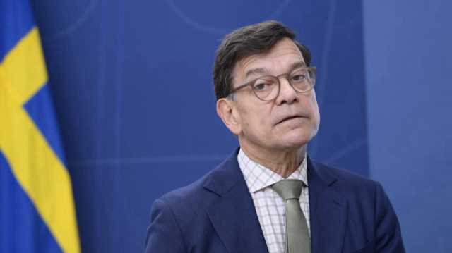 La photo prise le 8 juillet 2024 montre Henrik Landerholm, alors conseiller à la sécurité nationale, lors d'une conférence de presse à Stockholm, en Suède. Le 11 mars 2025, les procureurs suédois ont inculpé l'ancien conseiller à la sécurité nationale Landerholm, qui avait démissionné en janvier 2025, pour avoir oublié des documents classifiés dans un hôtel.