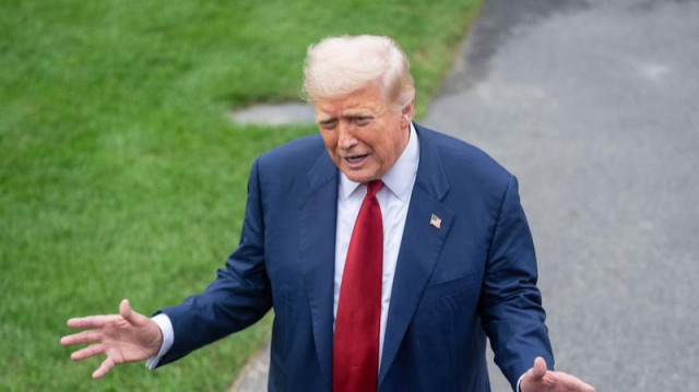 Obama'nın Kırım'ı tek kurşun atılmadan Rusya'ya verdiğini ve buranın artık geri alınamayacağını vurgulayan Trump, Ukrayna'nın NATO'ya girmesinin de artık masada olmadığını söyledi.