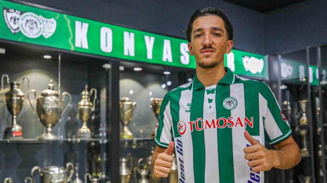 Hollanda ekibi PSV Eindhoven alt yapısında yetişen Emir, Türkiye’nin alt yaş kategorilerinde forma giydi.