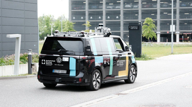 Les deux géants allemands prévoient une technologie de niveau 2+ accessible aux modèles grand public.