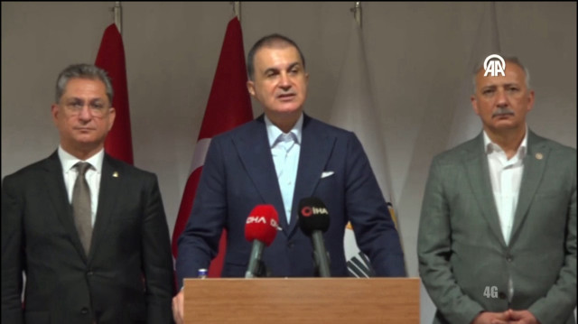AK Parti Sözcüsü Ömer Çelik, Türkiye'nin her zaman Suriye halkının yanında olduğunu belirtti.