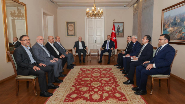 Le ministre des Affaires étrangères, Hakan Fidan, a rencontré le président du Conseil de la Shura du Hamas, Mohammed Darwish, et sa délégation à Istanbul.