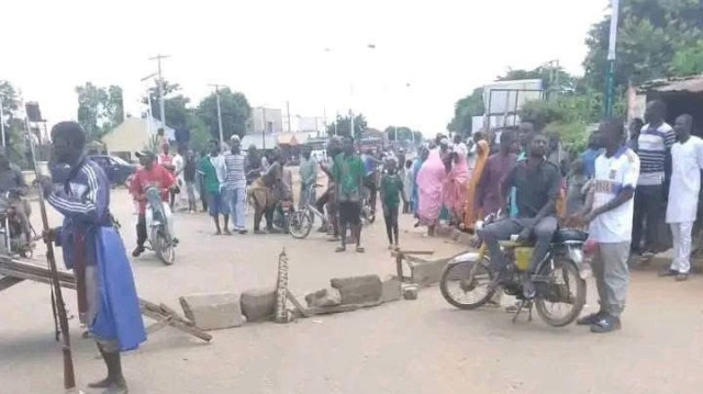  Des bandes armées ont tué 13 fidèles dans une mosquée de la communauté d'Unguwan Mantau, dans la zone de gouvernement local de Malumfashi, dans l'État de Katsina, le 19 août 2025.