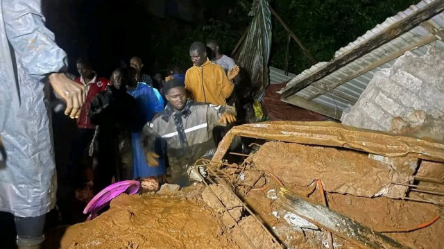 Treize personnes ont perdu la vie suite à un glissement de terrain survenu dans la commune de Maneah dans la préfecture de Coyah (région de Kindia), dans la nuit du 20 au 21 août 2025.