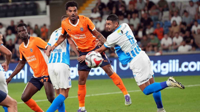 Başakşehir - Craiova maçından kare.
