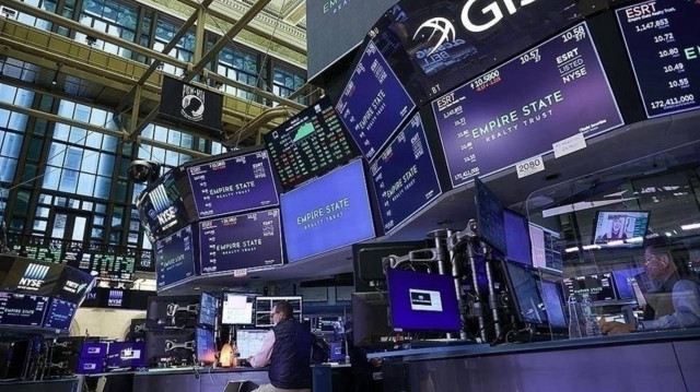 Analistler, toplantı tutanaklarında enflasyon vurgusunun dikkati çektiğini belirterek, Fed'in yılın geri kalanında atacağı adımlara ilişkin fiyatlamalarda görülen belirsizliklerin Fed Başkanı Jerome Powell'ın açıklamalarının ardından azalabileceğini kaydetti.