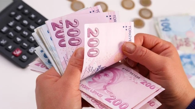 Memurların zam pazarlığında süreç devam ediyor.