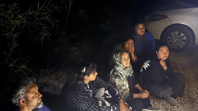 Muğla'nın Seydikemer ilçesinde biri çocuk 6 düzensiz göçmen yakalandı.