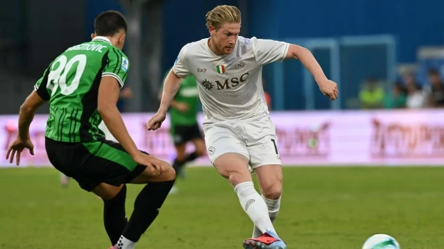Kevin De Bruyne, Napoli kariyerindeki ilk golünü kaydetti.