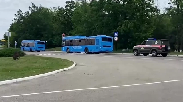 Автобусы с российскими военнопленными