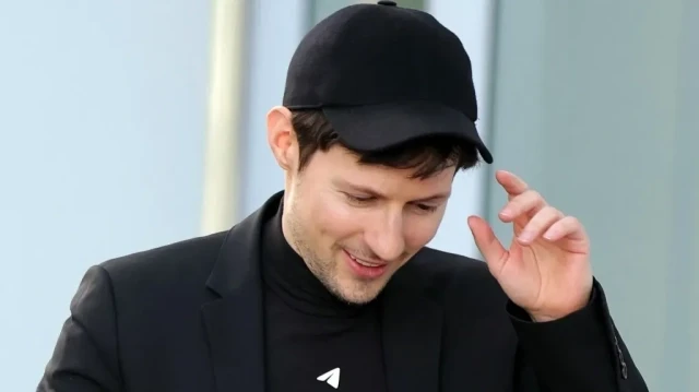 Le fondateur de Telegram , Pavel Durov critique une arrestation «étrange» et accuse Paris d’avoir terni son image de pays libre.