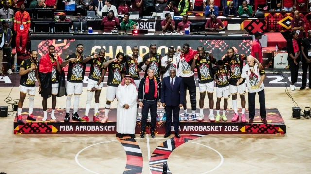 L'Equipe nationale angolaise de Basketball sacrée Championne d'Afrique de l'Afrobasket 2025, le 24 août 2025, à Luanda, en Angola.