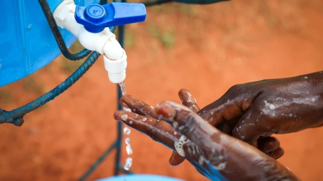 Le choléra est une infection aiguë provoquée par la bactérie Vibrio cholerae, transmise principalement par l’eau contaminée.