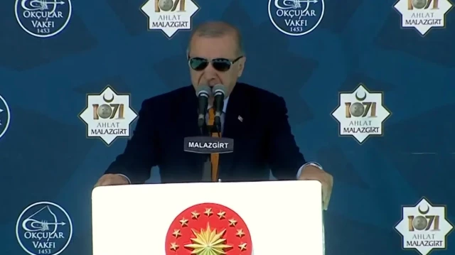 Cumhurbaşkanı Erdoğan'dan Malazgirt'te net mesaj: Kılıç kınından çıkarsa kalema ve kelama yer kalmaz
