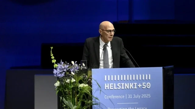 Le Haut-Commissaire des Nations Unies aux droits de l'homme, Volker Turk, prononce un discours lors de l'ouverture de la conférence Helsinki +50, marquant le 50e anniversaire de l'Acte final d'Helsinki, à Helsinki, en Finlande, le 31 juillet 2025.