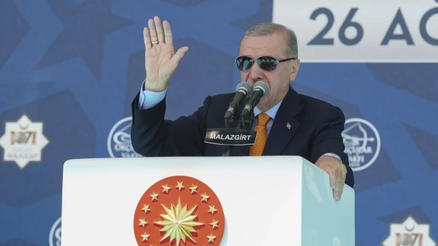Cumhurbaşkanı Erdoğan'dan Malazgirt'te net mesaj: Kılıç kınından çıkarsa kaleme ve kelama yer kalmaz