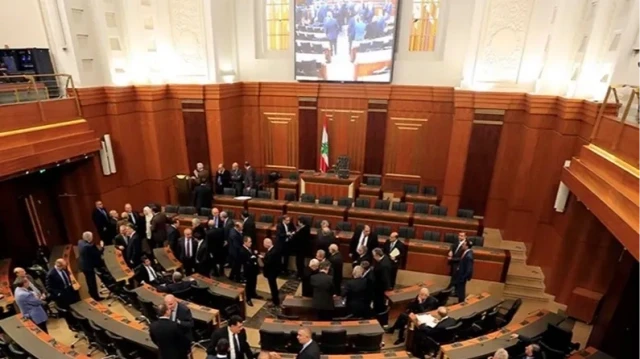 لبنان.. نواب وسياسيون يقدمون شكوى للنيابة ضد أمين عام "حزب الله"