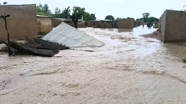 Dans la région de Dioila, au Mali, le village de Tiendobougou a été submergé par une crue soudaine, le 25 août 2025. Près de 100 familles ont été sinistrées, mais aucune perte en vie humaine n'est à déplorer.