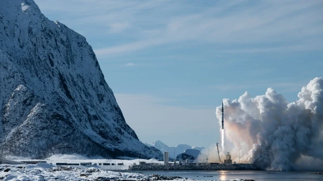 La start-up allemande Isar Aerospace a obtenu ses premiers contrats de lancement de satellites avec l’Agence spatiale européenne (ESA) et la Commission européenne, marquant une avancée stratégique pour l’accès indépendant à l’espace depuis l’Europe.