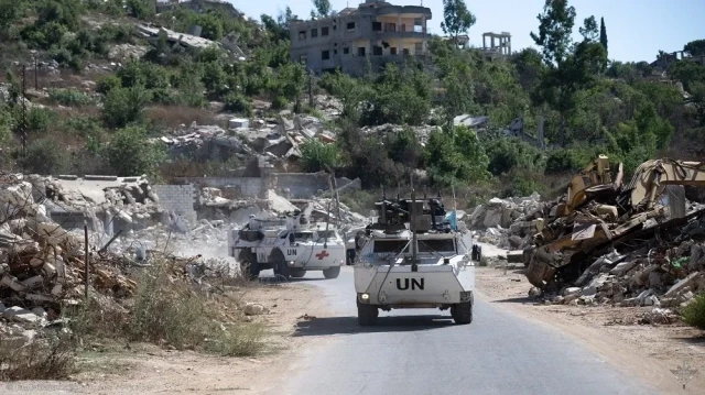 Patrouille de la force des Nations-Unis au Liban (FINUL) dans le secteur d'Aitaroun.